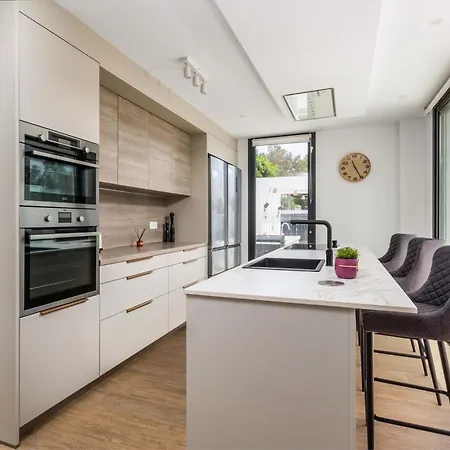 Casa Con Piscina Y Gran Terraza En El Pinillo