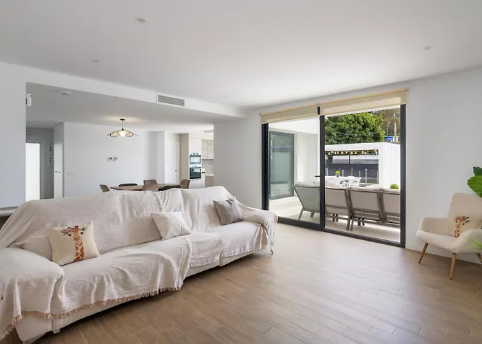 Casa Con Piscina Y Gran Terraza En El Pinillo *